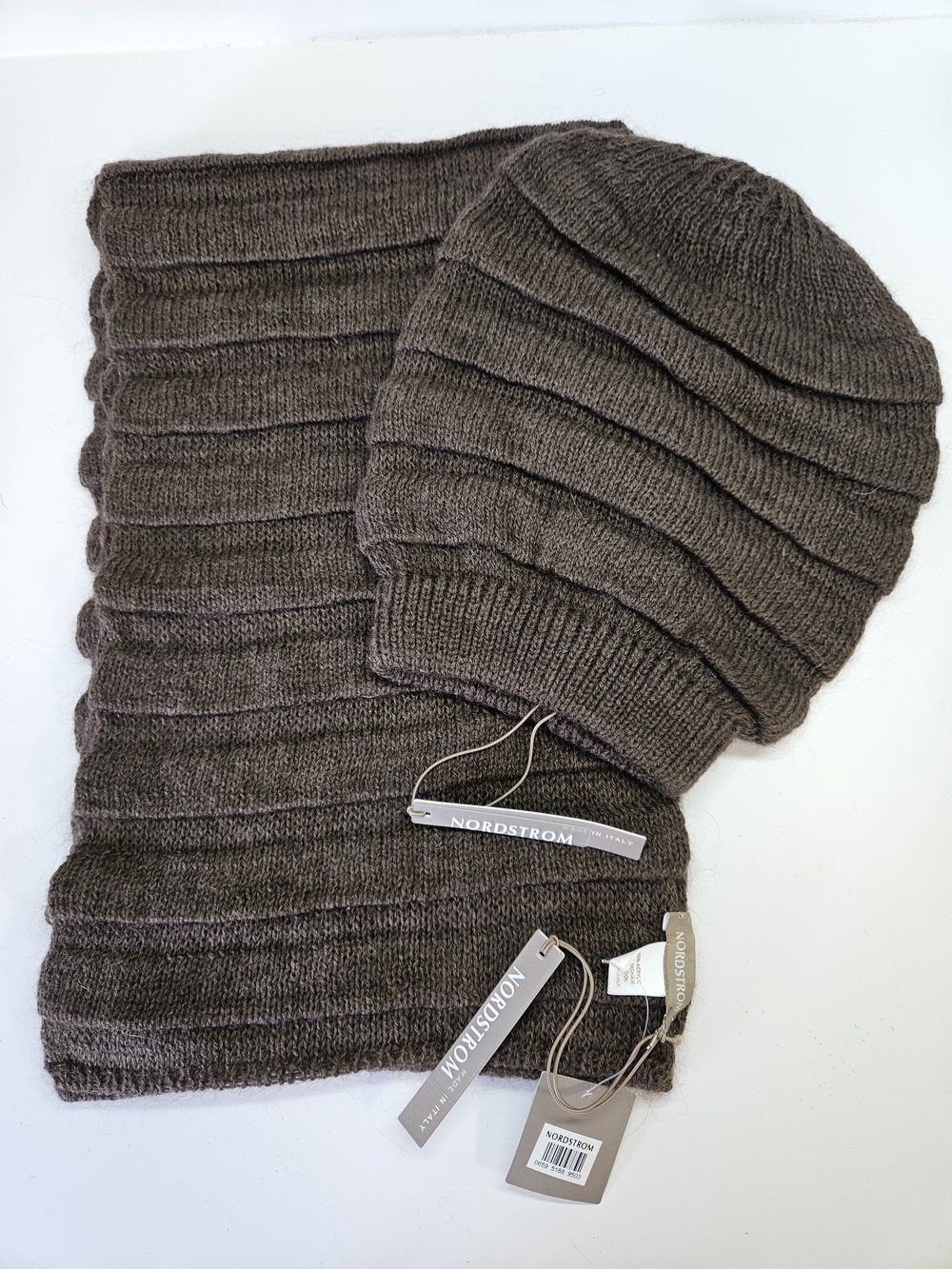 NEW Nordstrom Made in Italy Mocha Ribbed Rectangle Scarf and Beanie Hat Set